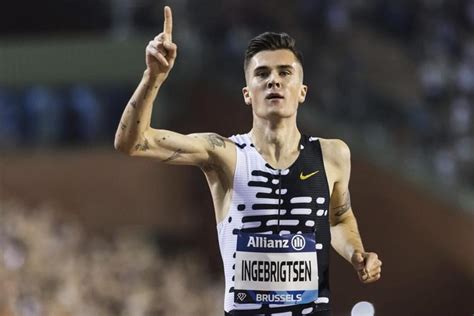 Ingebrigtsen smashes 2,000-meter world record at Brussels Diamond League meet